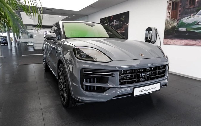 Porsche Cayenne cena 1091457 przebieg: 10, rok produkcji 2023 z Jedwabne małe 742